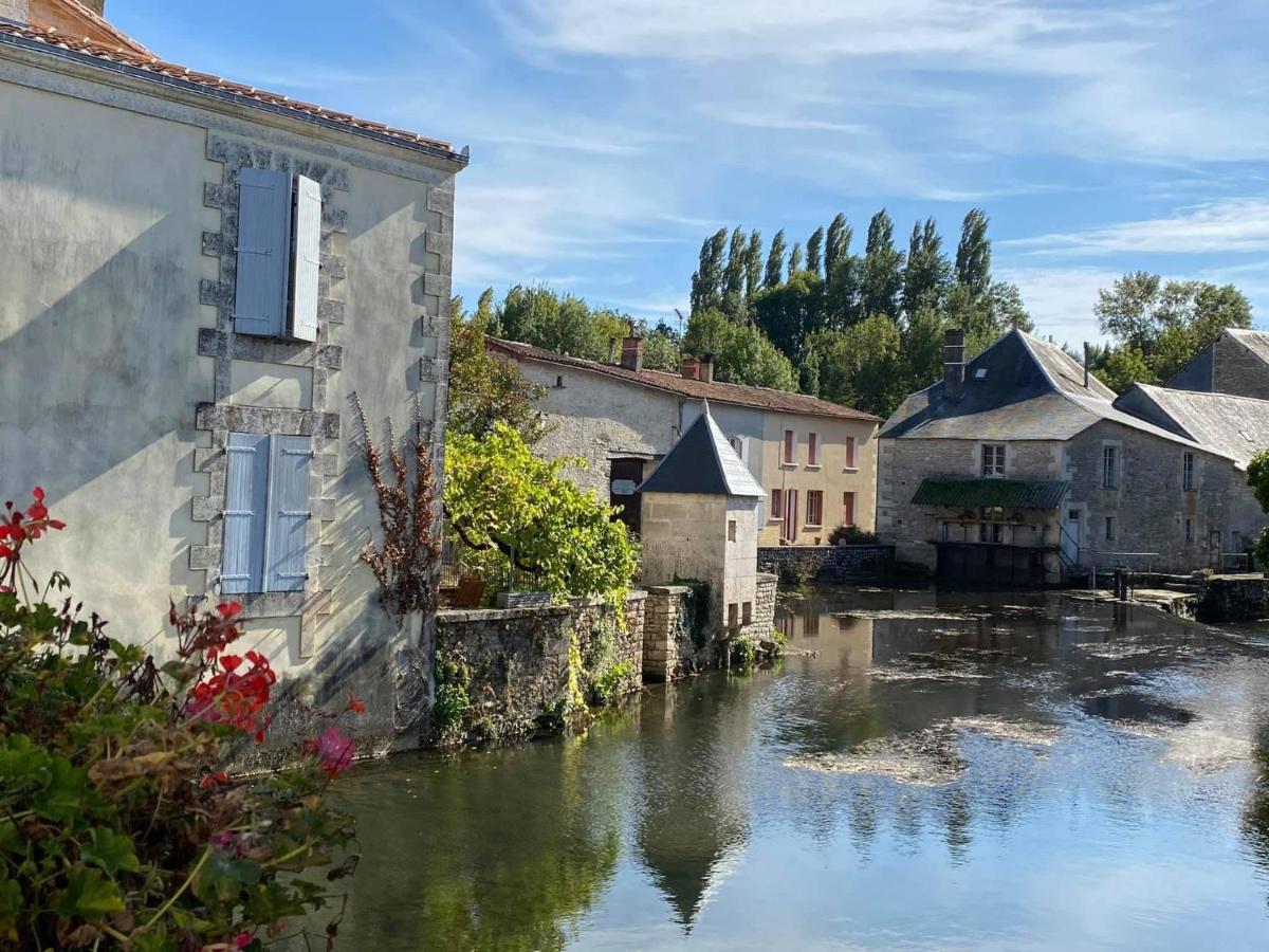 Les Roches Villa Vanzay Eksteriør bilde